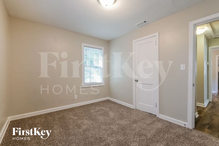 Building Photo - 1854 Oakmont Dr NW