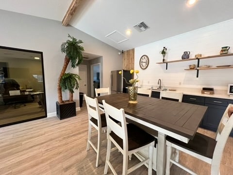 Building Photo - 1035 June Dr