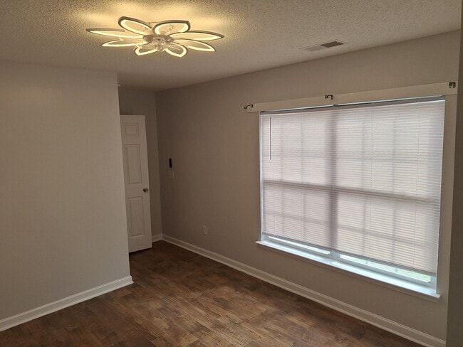 Building Photo - Wonderful Four Bedroom Home Located in Nor...