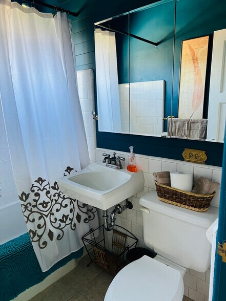 Building Photo - 2199 Westfield Ave