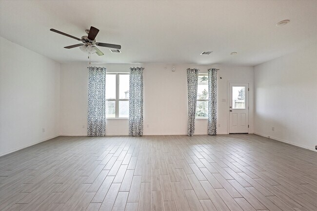 Building Photo - 5806 Aurora Grns Ln