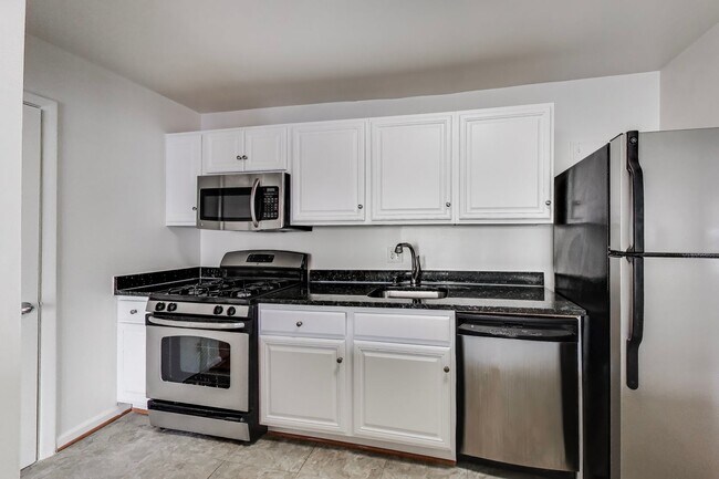 Building Photo - 2BD/1BA in Bethesda Park - Feeds to WJ HS - Great location - Close to Walter Reed & METRO