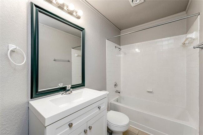 Building Photo - 816 Russet Valley Dr