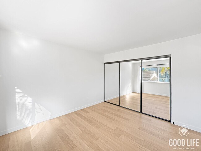 Building Photo - Modern Coastal Living in Solana Beach