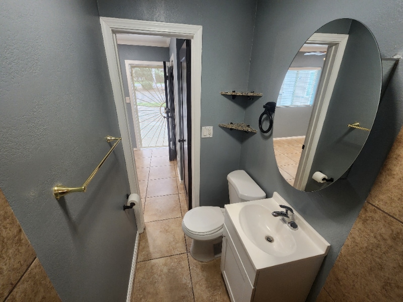 Building Photo - 715 S Pine St