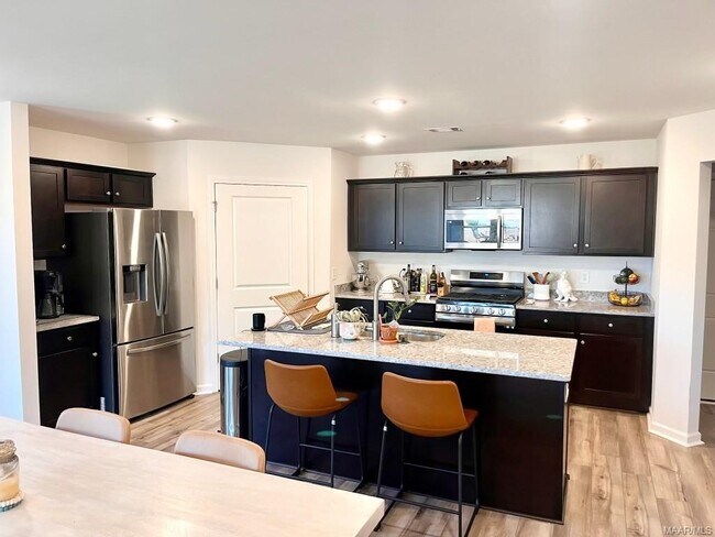 Building Photo - 84 Kohn Dr