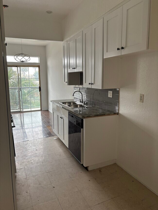 Kitchen 2 - 4441 Woodman Ave