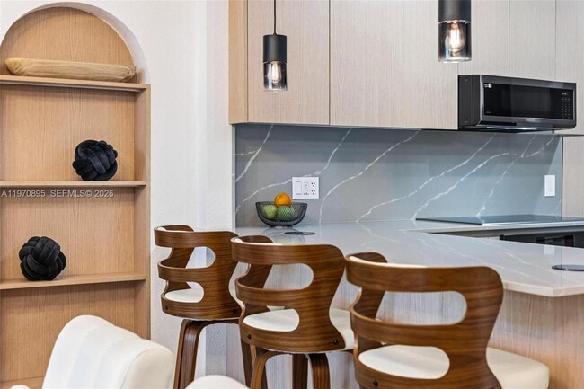 Building Photo - 751 NE 80th St