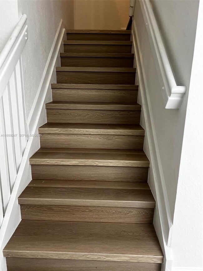 Building Photo - 2651 SE 24th Dr