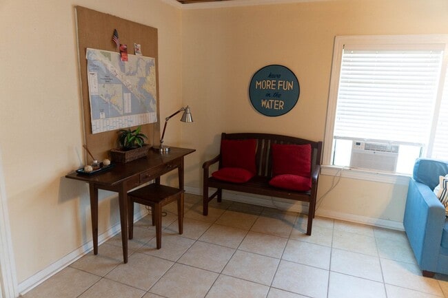 Building Photo - Cute 3-Bedroom Steps from the Sand!