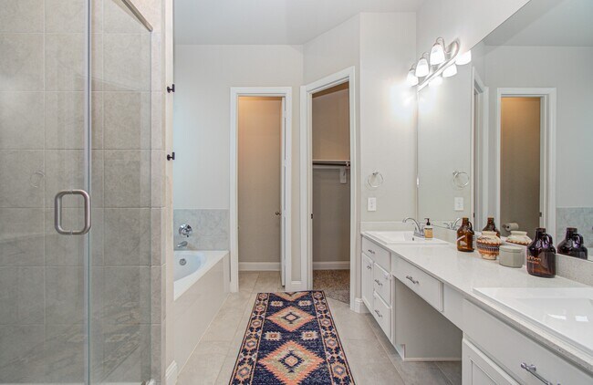 Building Photo - 10442 Eastern Bluestar Dr