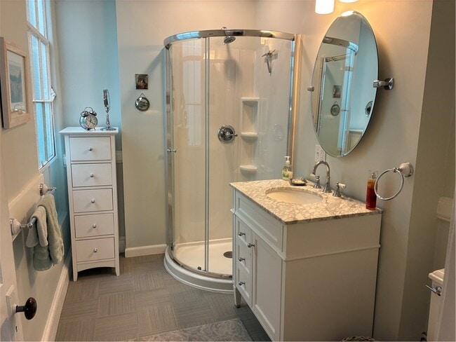 Building Photo - 136 E State St