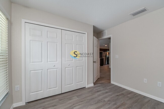 Building Photo - 9121 N Travis Dr