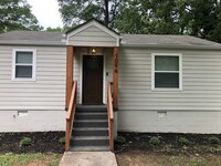 Building Photo - Newly Renovated Beautiful Home!