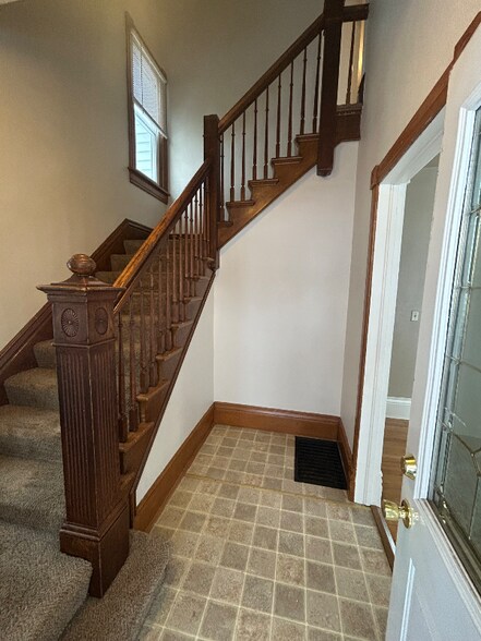 Building Photo - 231 S Prairie Ave