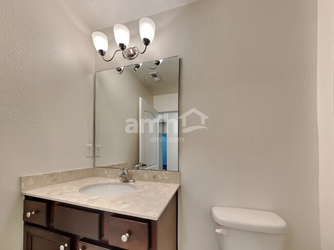 Building Photo - 851 Glendale Ln