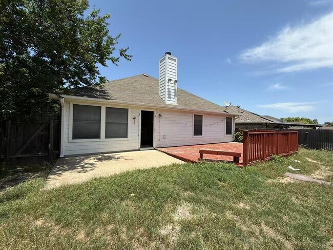Building Photo - 17825 Madden Dr
