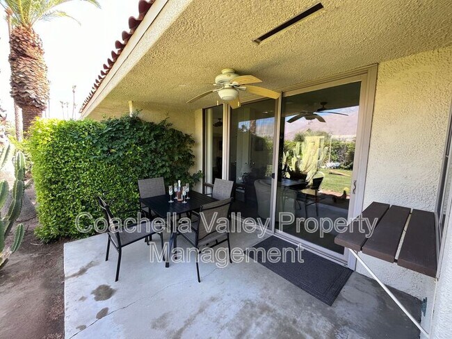 Building Photo - 643 N Vía Acapulco