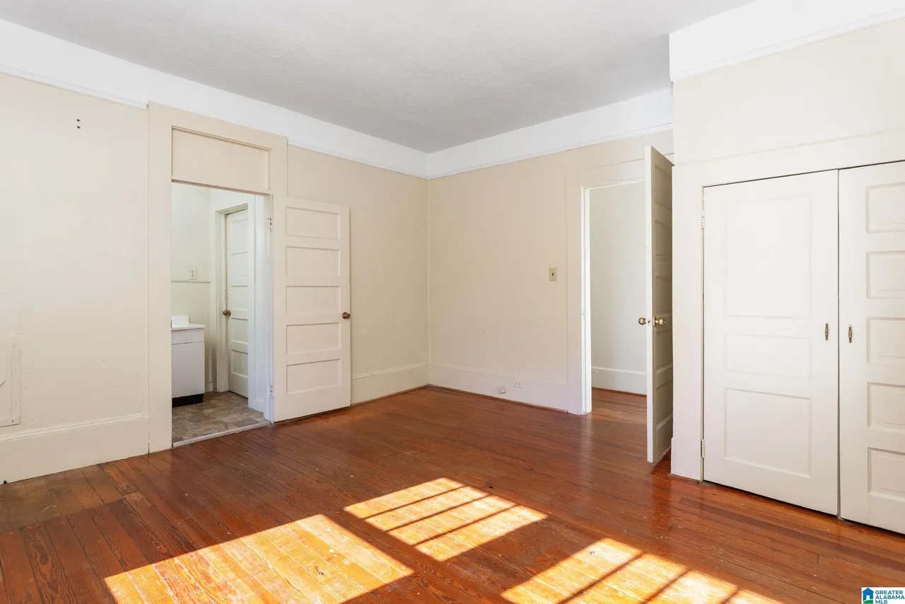 Building Photo - 164 Virginia Ave N