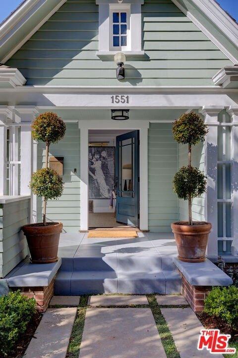 Building Photo - 1551 Courtney Ave