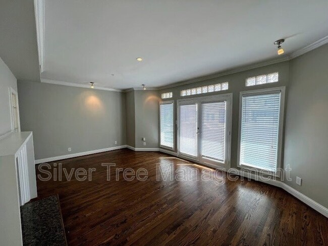 Building Photo - 4040 Avondale Ave