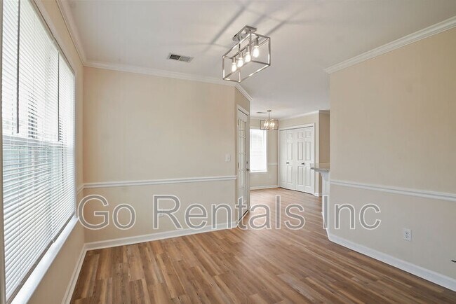 Building Photo - 117 Sunset Ln