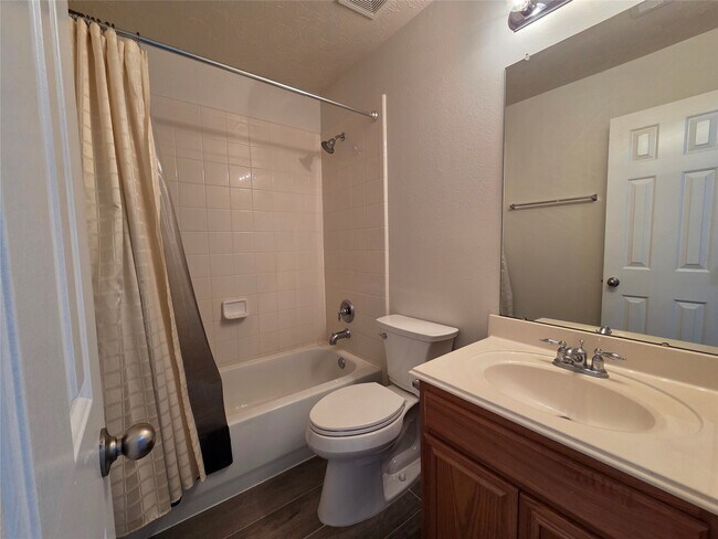 Building Photo - 10903 Windfern Lakes St
