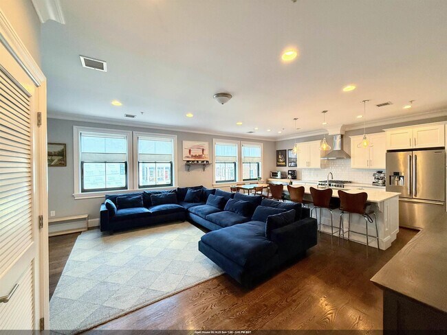 Primary Photo - 33 Griffith St