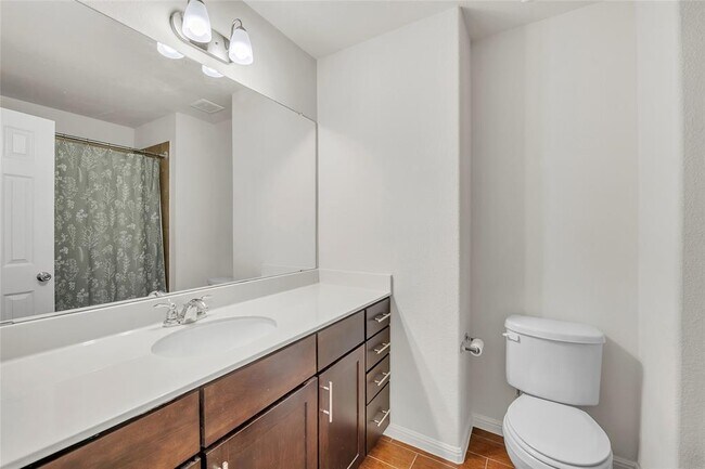 Building Photo - 1701 S Bell Blvd