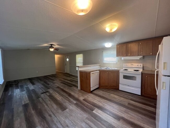 Building Photo - Don't Wait, Call Today