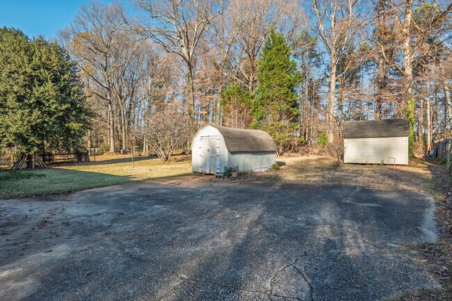 Building Photo - 2710 Tallu Rd