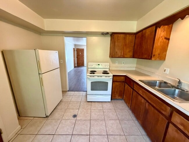 Building Photo - 212 Arcola St