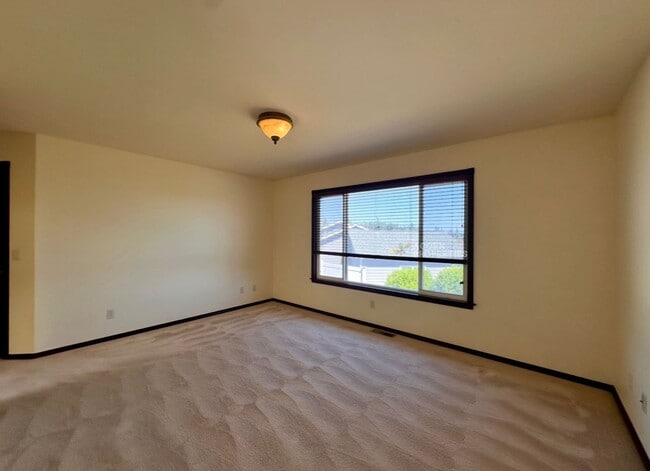 Building Photo - 1331 SW Harbor Vista Cir