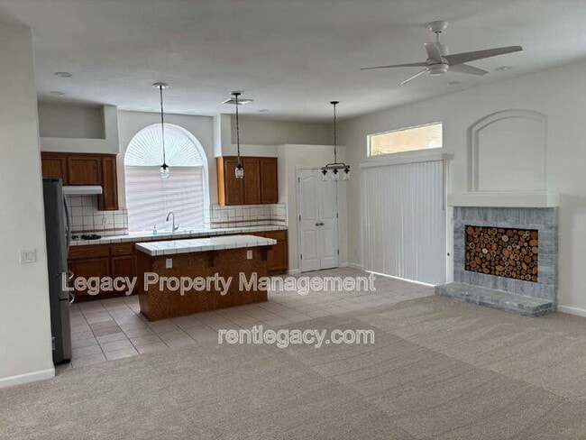 Building Photo - 3031 Daggett Dr