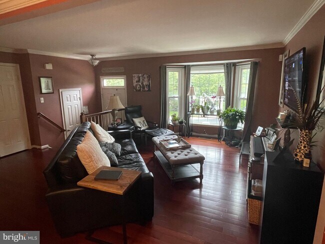 Building Photo - 43378 Livery Square