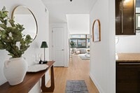 Building Photo - 10 Regent St