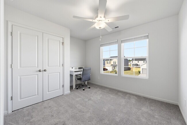 Building Photo - 305 Ruby Baird Dr