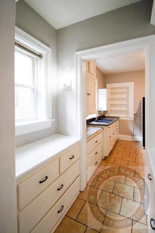 Building Photo - 530 Park Ave