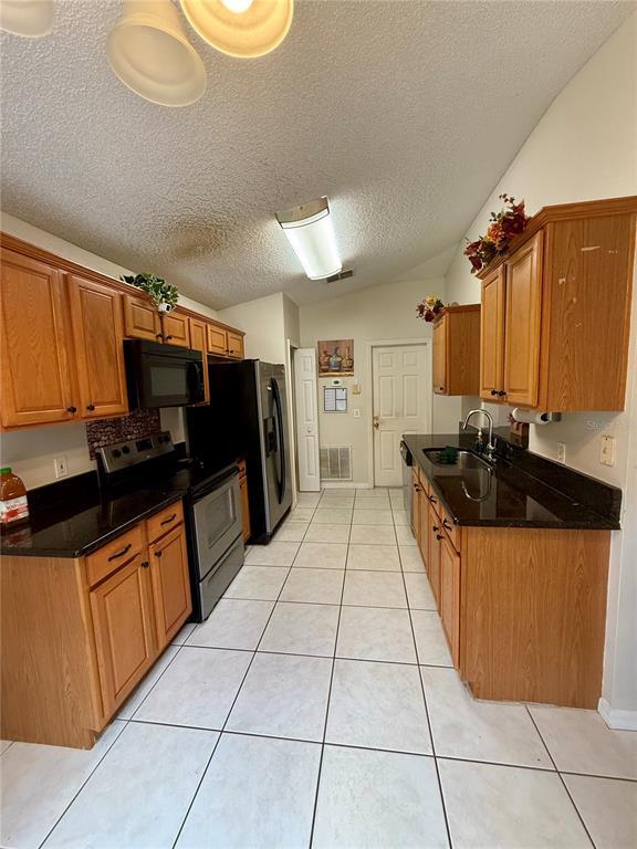 Building Photo - 232 Strawflower Ct
