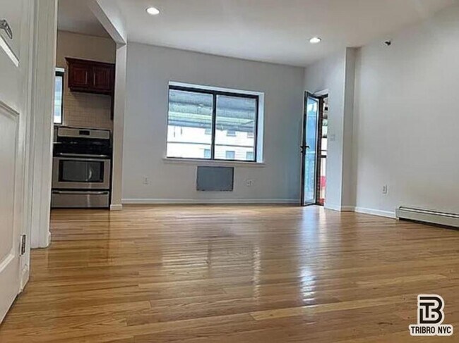 Building Photo - 3 bedroom in BROOKLYN NY 11221