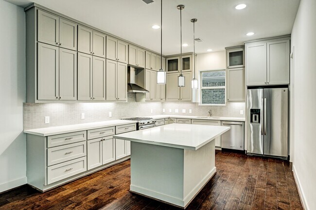 Building Photo - 1402 Eberhard St