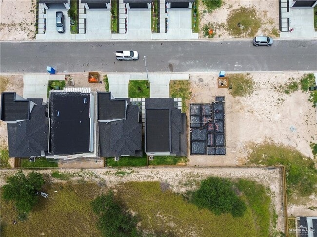 Building Photo - 2609 E Solar Dr