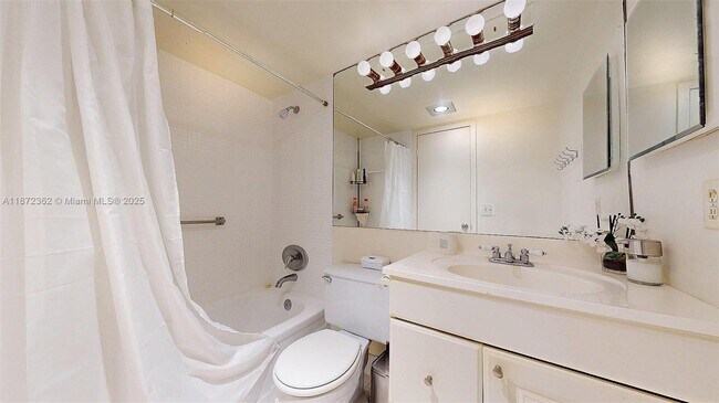 Building Photo - 4047 Rexford A