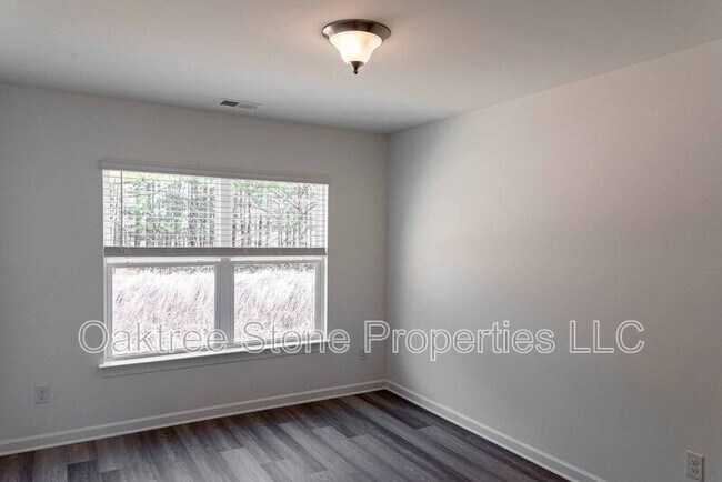 Building Photo - 3378 Skyland Dr