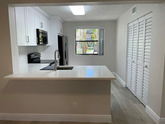 Building Photo - 5741 Riverside Dr