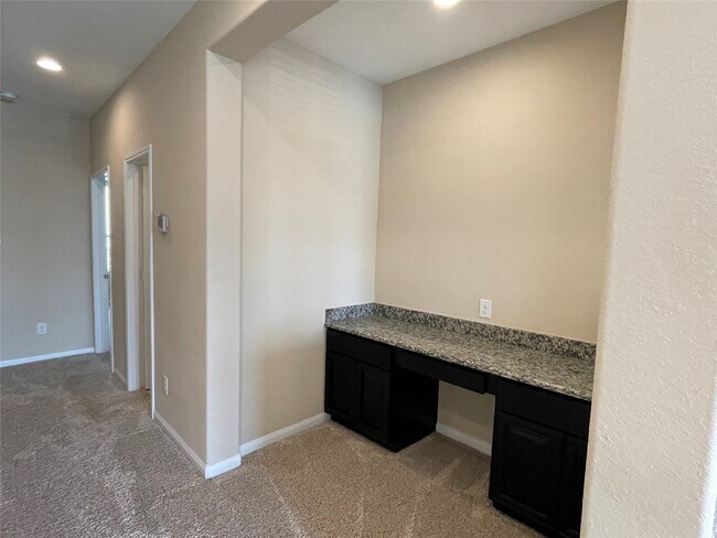 Building Photo - 10418 Quiet Courtyard Rd