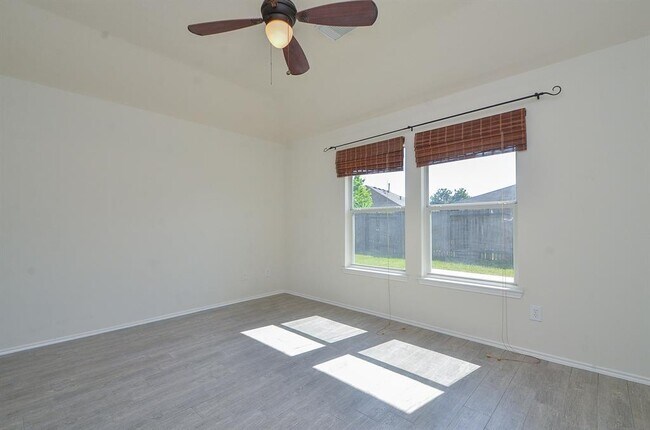 Building Photo - 18135 Sorrell Oaks Cir