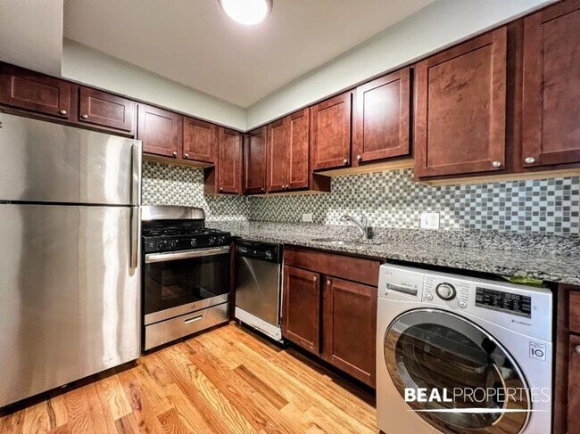 Building Photo - 1 bedroom in HIGHLAND PARK IL 60035