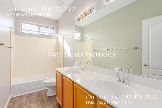 Building Photo - 1462 W. Roadrunner Dr.