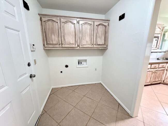 Building Photo - 3724 NW 64th St